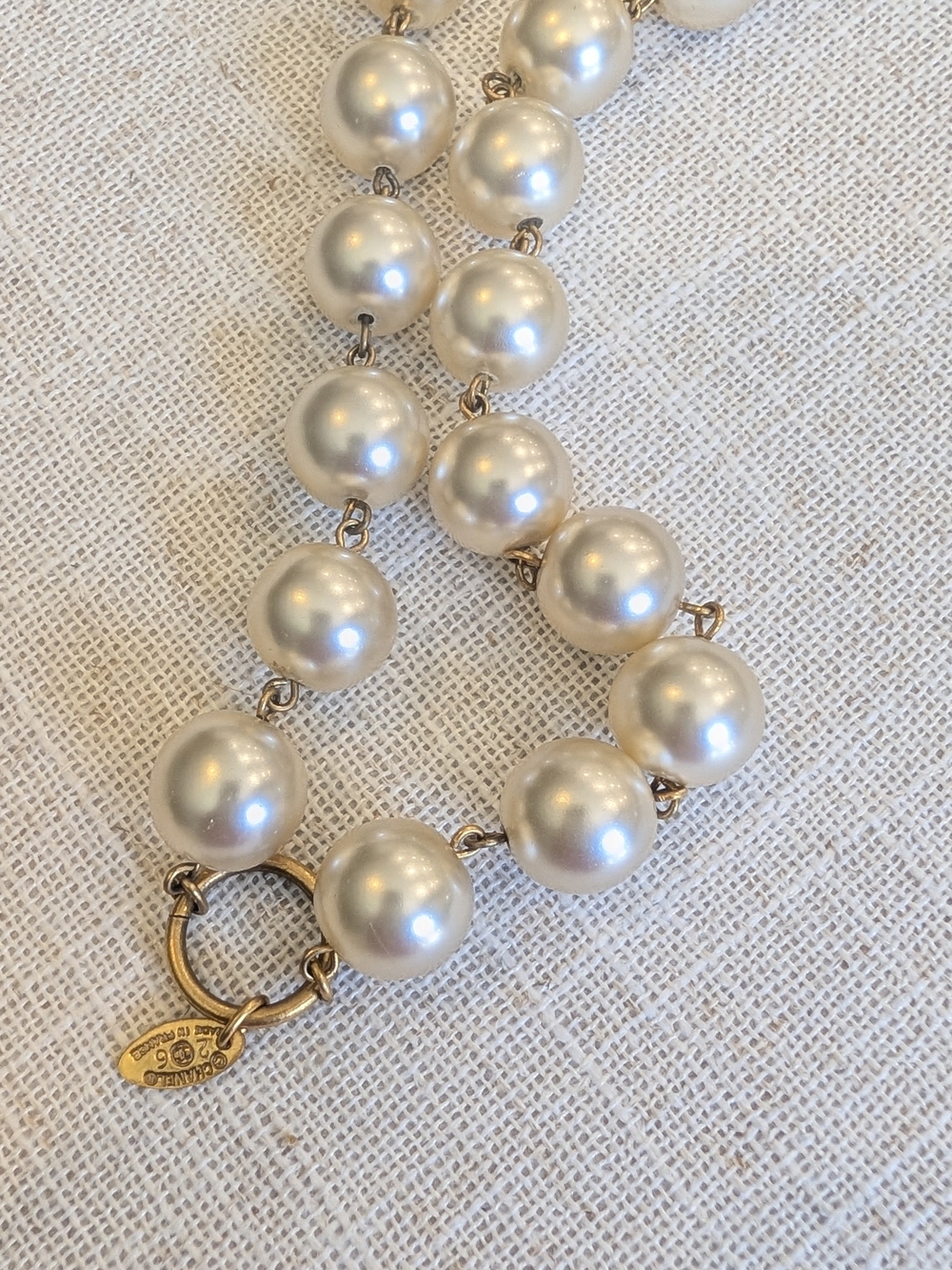 Chanel Vintage Coco Crown Double Strand Pearl Bracelet - Picture 6 of 8